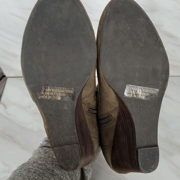 Report Women's Stitch Fix Galiana Buckle Wedge Bootie‎ Size 8.5 Green - Picture 7 of 9